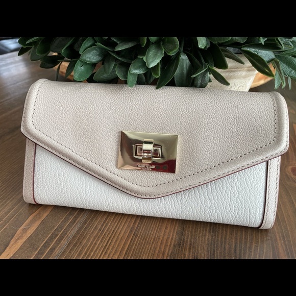 Kate Spade summer Leather wallet mint condition - Picture 2 of 5
